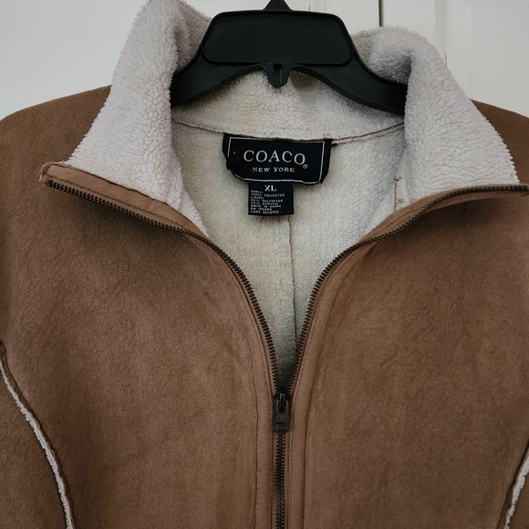 Women's Tan Shearling Jacket Pit To Pit 24" Lenth.29" - Picture 3 of 7